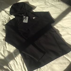 GYMSHARK - NWT Construction Pullover (Black)